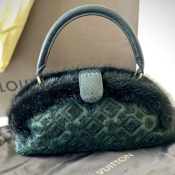 Louis Vuitton Mousseline Demi Lune - Picture 11 of 14